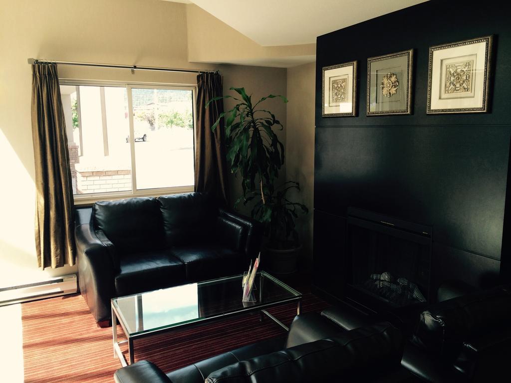 Super 8 By Wyndham West Kelowna Bc Экстерьер фото
