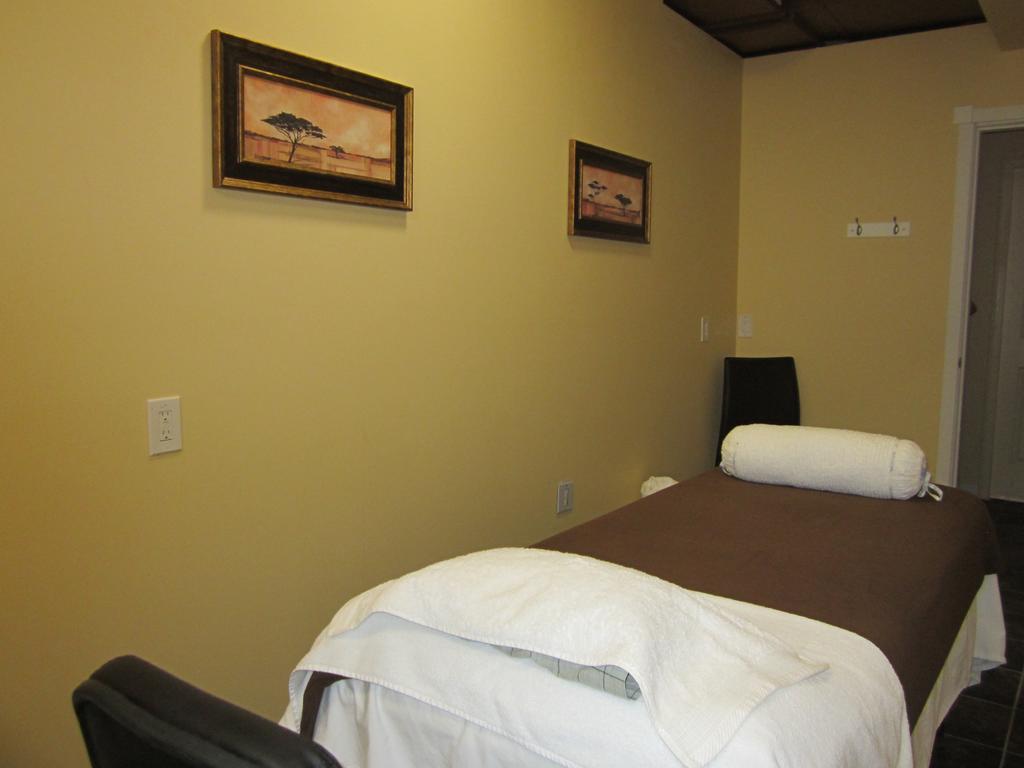 Super 8 By Wyndham West Kelowna Bc Экстерьер фото